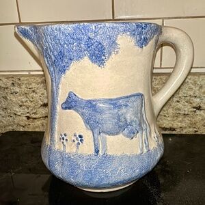 Very Vintage Collectible Clinchfield Artware Pitcher. C.1945